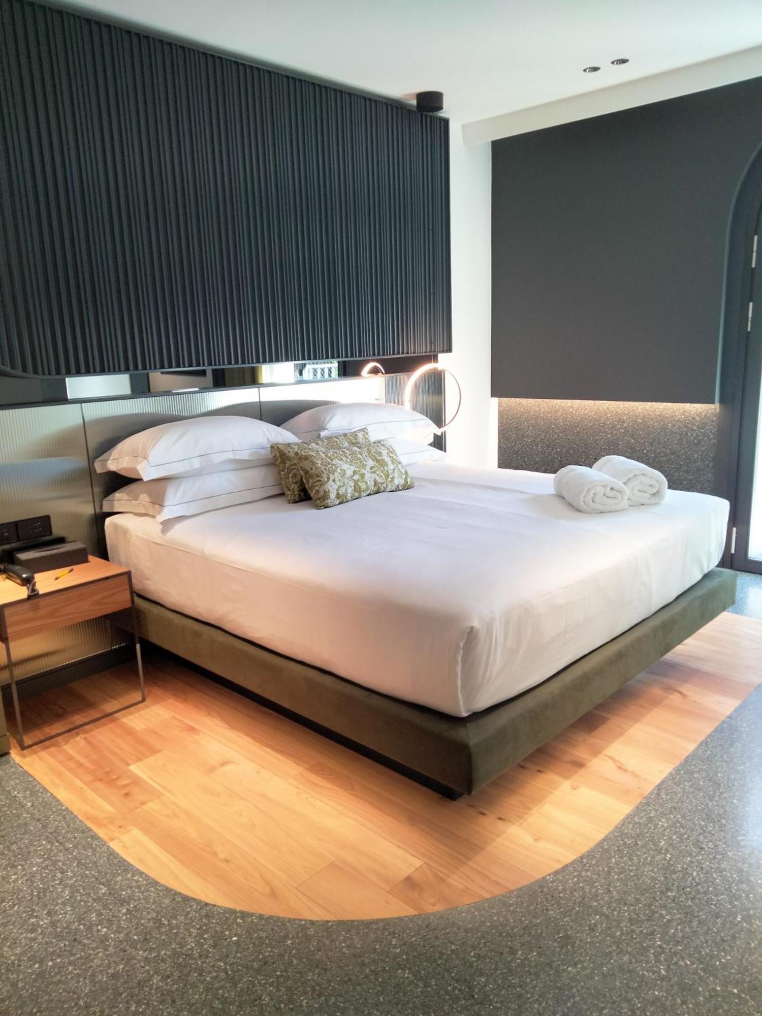 Hotel Ristorante Al Caminetto Worldhotels Crafted Adults Only 托里德尔贝纳科 外观 照片